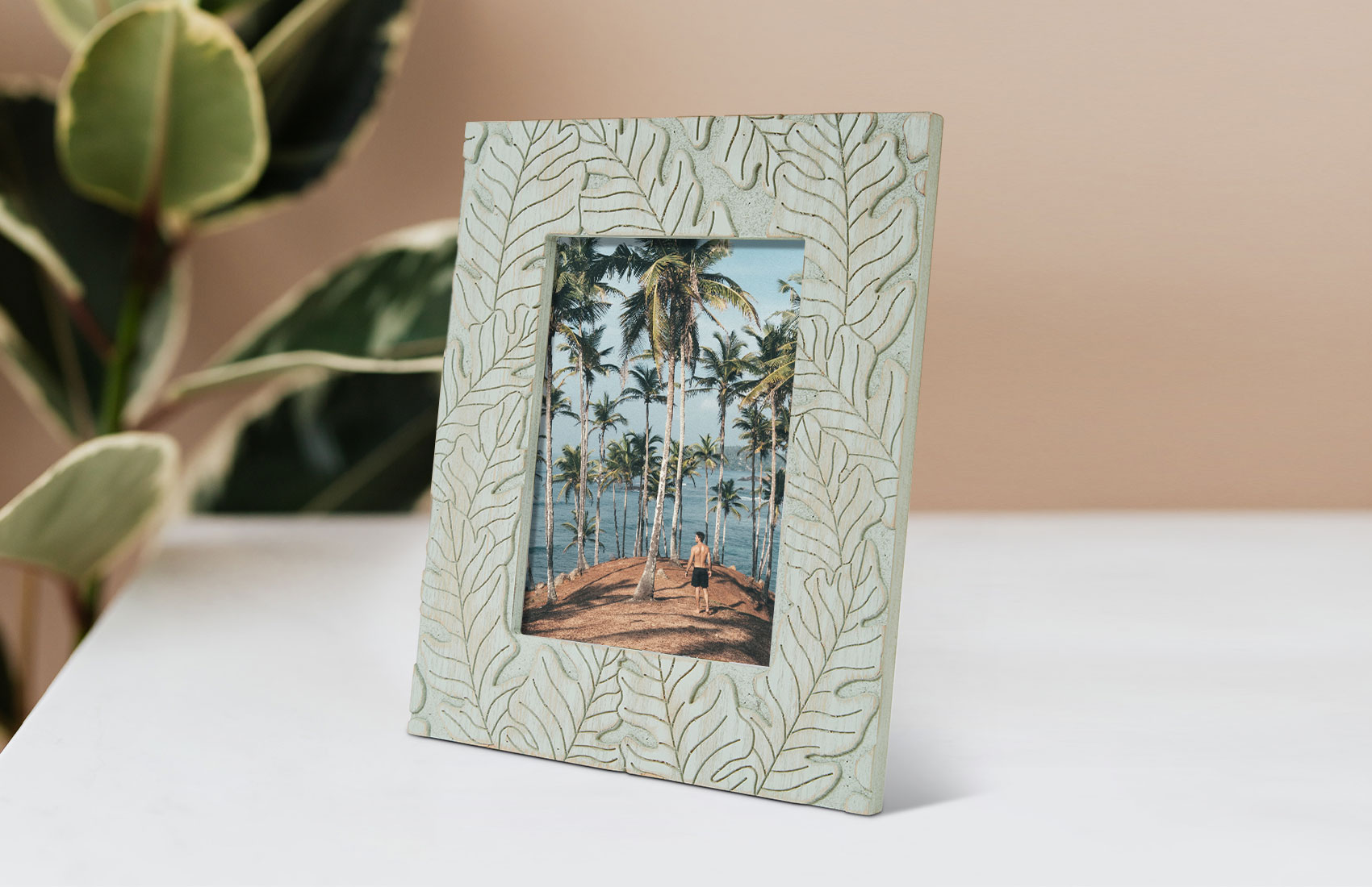 6x8 Carved Tropical Frame